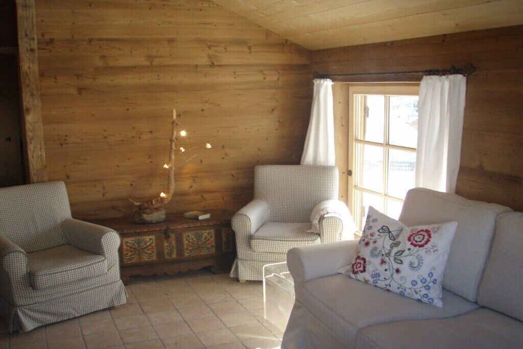 Smart-TV, Kamin, Tischtennisplatte, Stereoanlage