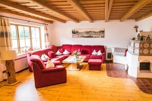 Fernseher, DVD-Player, Stereoanlage