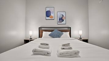 Iron/ironing board, WiFi, bed sheets, wheelchair access