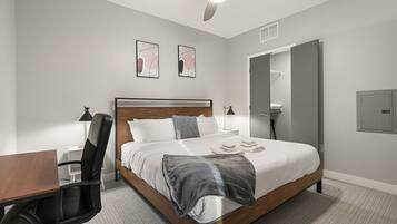 Iron/ironing board, WiFi, bed sheets, wheelchair access