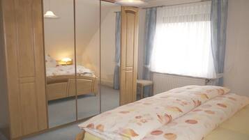 2 Schlafzimmer, Bügeleisen/Bügelbrett, kostenloses WLAN