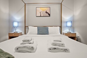 Een strijkplank/strijkijzer, wifi, beddengoed, rolstoeltoegankelijk