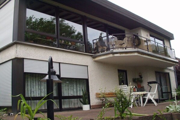 المنطقة المحيطة بالمنشأة