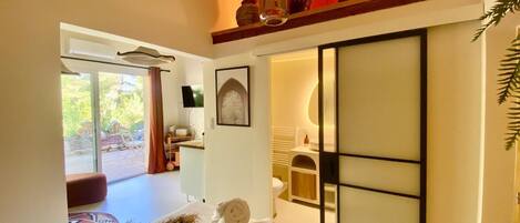 2 camere, culla da viaggio, Wi-Fi gratuito, lenzuola