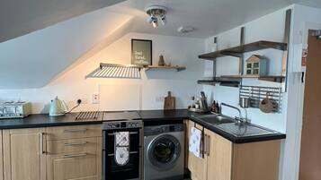 Kühlschrank, Mikrowelle, Ofen, Toaster