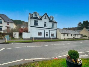 Exterior - Caledonian House Apartment near Fort William (Corpach)