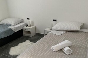 2 habitaciones, cuna de viaje y wifi gratis 