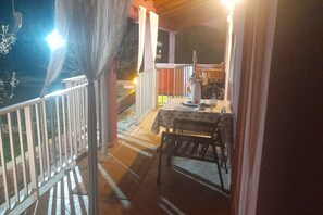 Outdoor dining - Holiday Home Village Paradise (Zemunik)