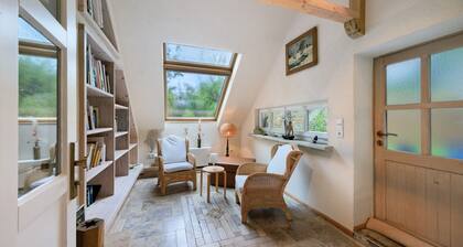 Ferienhaus 'Das Künstlerhaus - dein Sommerhaus' mit privater Terrasse, privatem Garten und WLAN