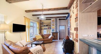 Holiday Home 'Das Künstlerhaus' with Private Terrace, Garden and Wi-Fi