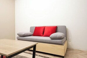 Living area - LaVie Yotsuya (Tokyo)