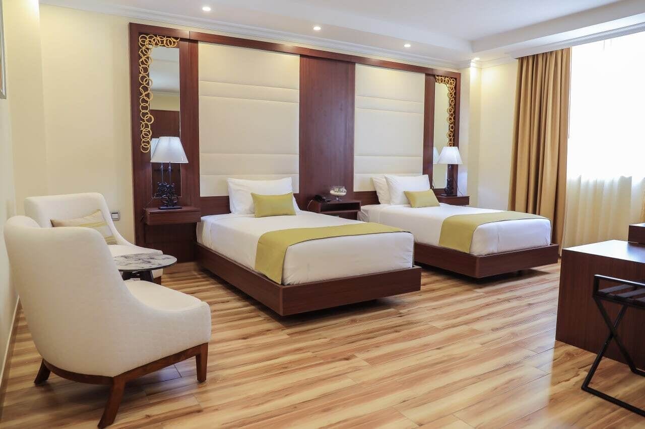 Habitación estándar con 2 camas individuales | Caja de seguridad en la habitación, insonorización y wifi gratis 