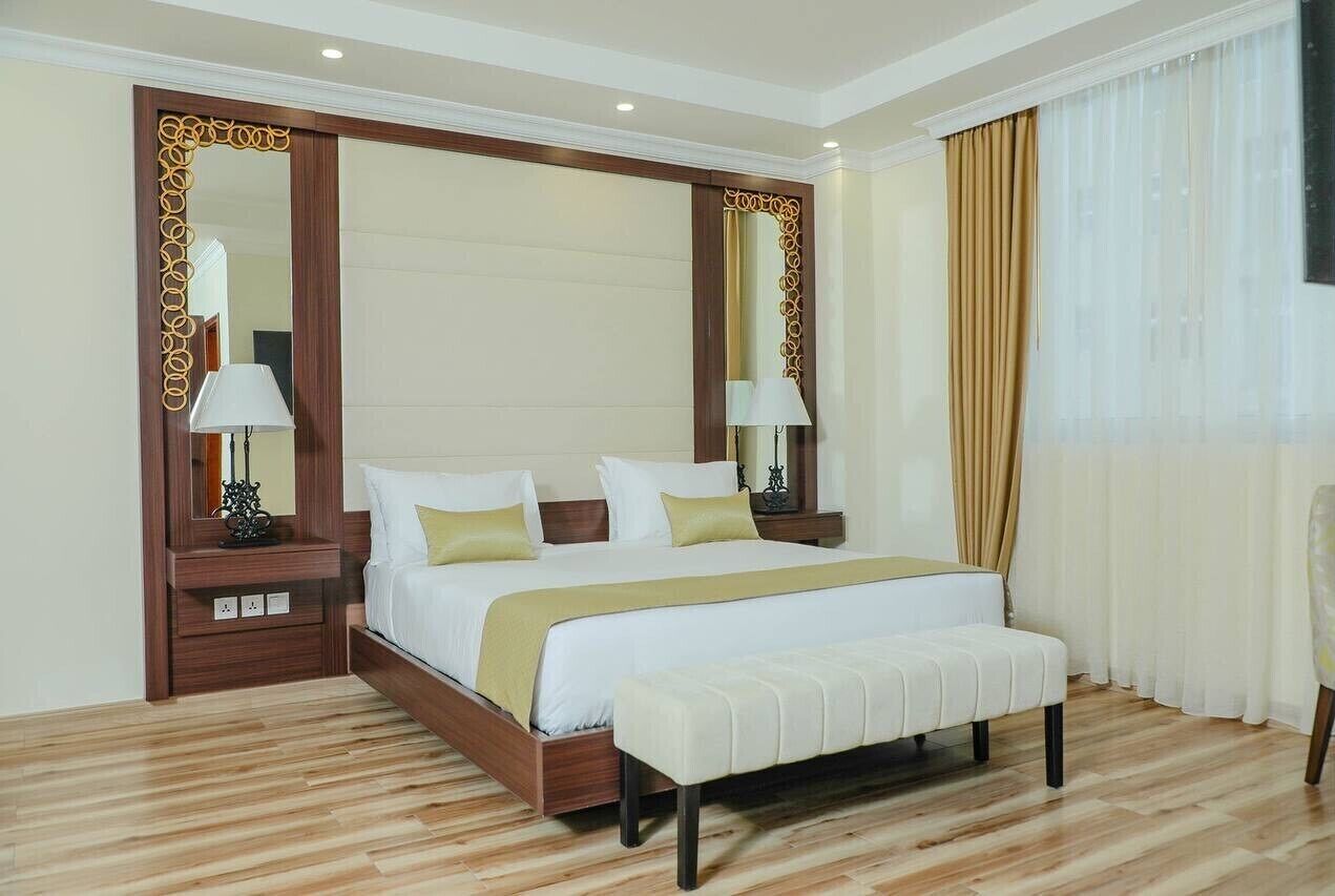 Deluxe tweepersoonskamer, balkon, uitzicht op stad | Een kluis op de kamer, geluiddichte muren, gratis wifi