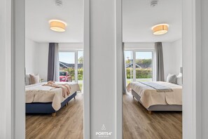 2 bedrooms, travel crib, free WiFi