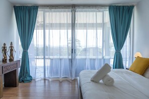 3 slaapkamers, een kluis op de kamer, een bureau