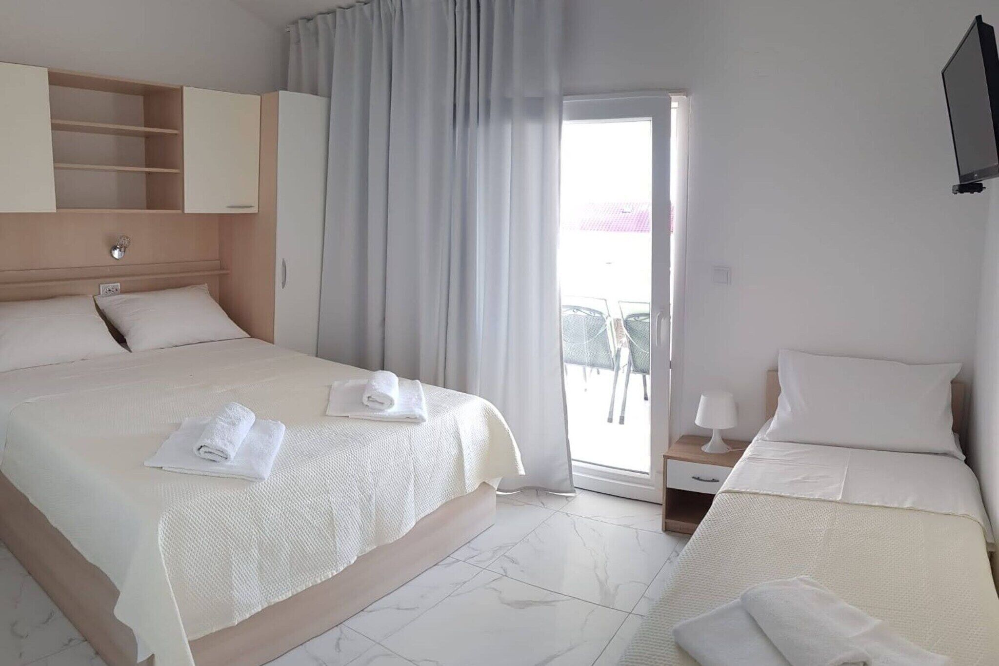 1 bedroom, travel cot, free WiFi