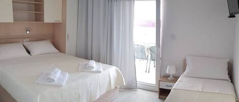 1 bedroom, travel cot, free WiFi