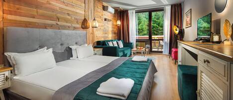 Deluxe Double Room | Desk, free WiFi