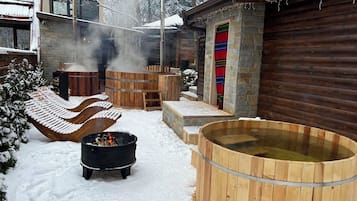 Sauna, hot tub, steam room, sports massages, massages