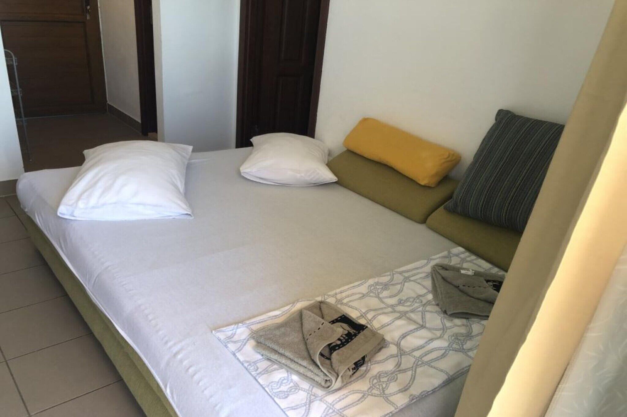 1 bedroom, iron/ironing board, travel cot, free WiFi