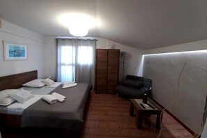1 habitación, cuna de viaje y wifi gratis 