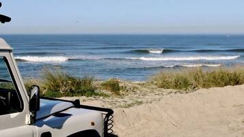 ركوب الأمواج بالألواح الشراعية أو بألواح التزلج