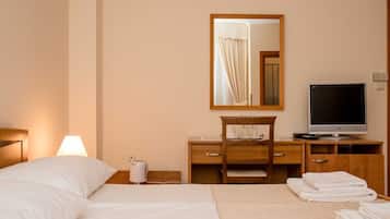 Travel crib, free WiFi