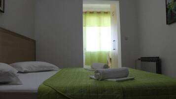 1 bedroom, travel cot, free WiFi