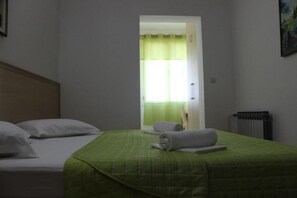 1 habitación, cuna de viaje y wifi gratis 