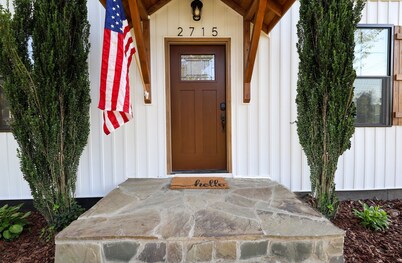 Luxury 3BR Getaway • Steps From the River access