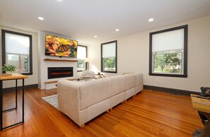 Smart-tv en een open haard