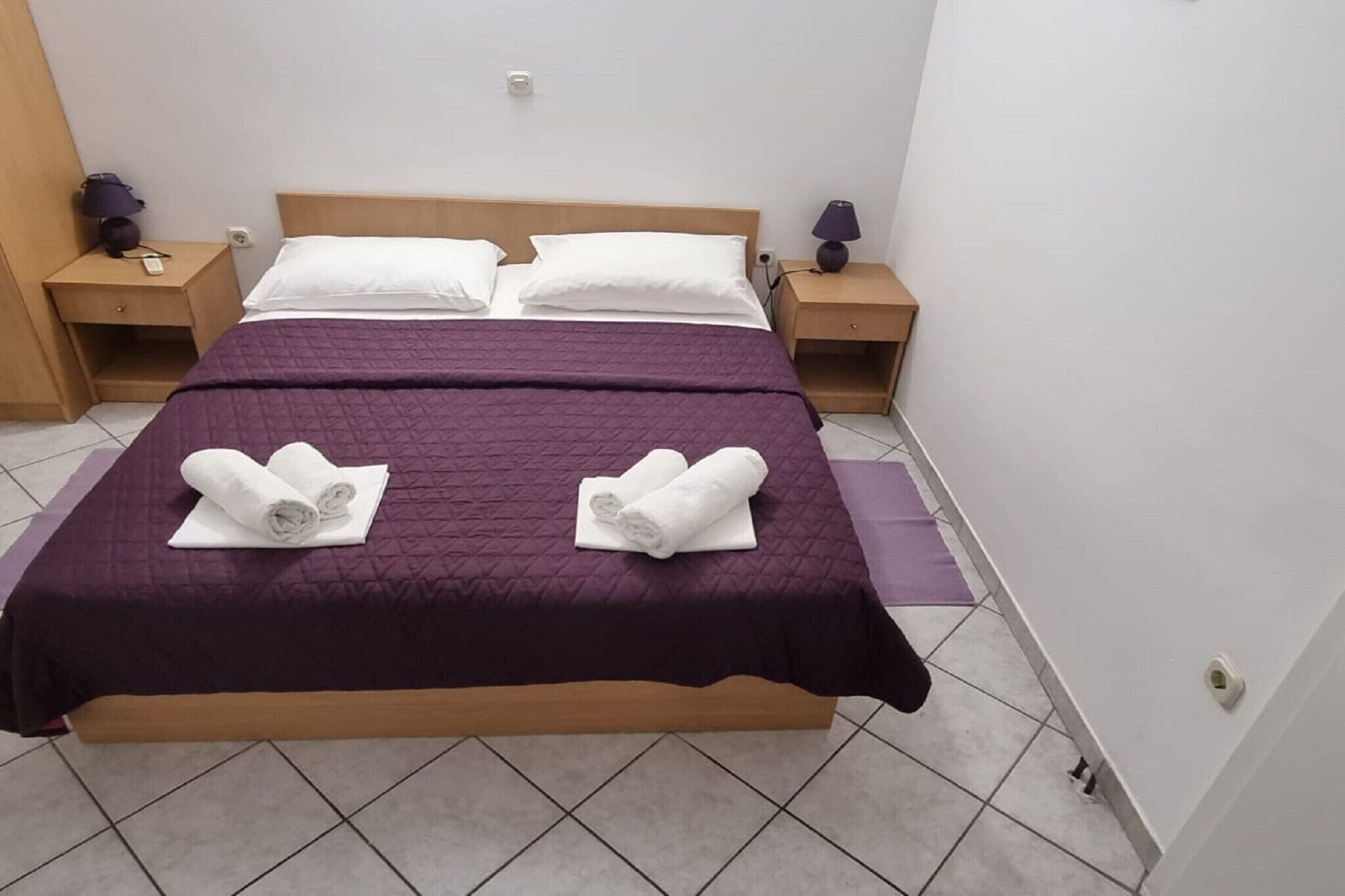 1 bedroom, travel crib, free WiFi