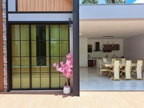 Family Villa, Pool View | Private kitchen | Cookware/dishes/utensils - Naisuan villa (Trang)