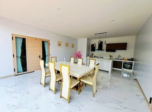 Family Villa, Pool View | Private kitchen | Cookware/dishes/utensils - Naisuan villa (Trang)