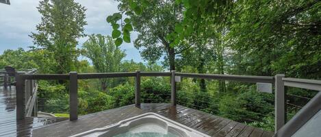 Tina de hidromasaje al aire libre