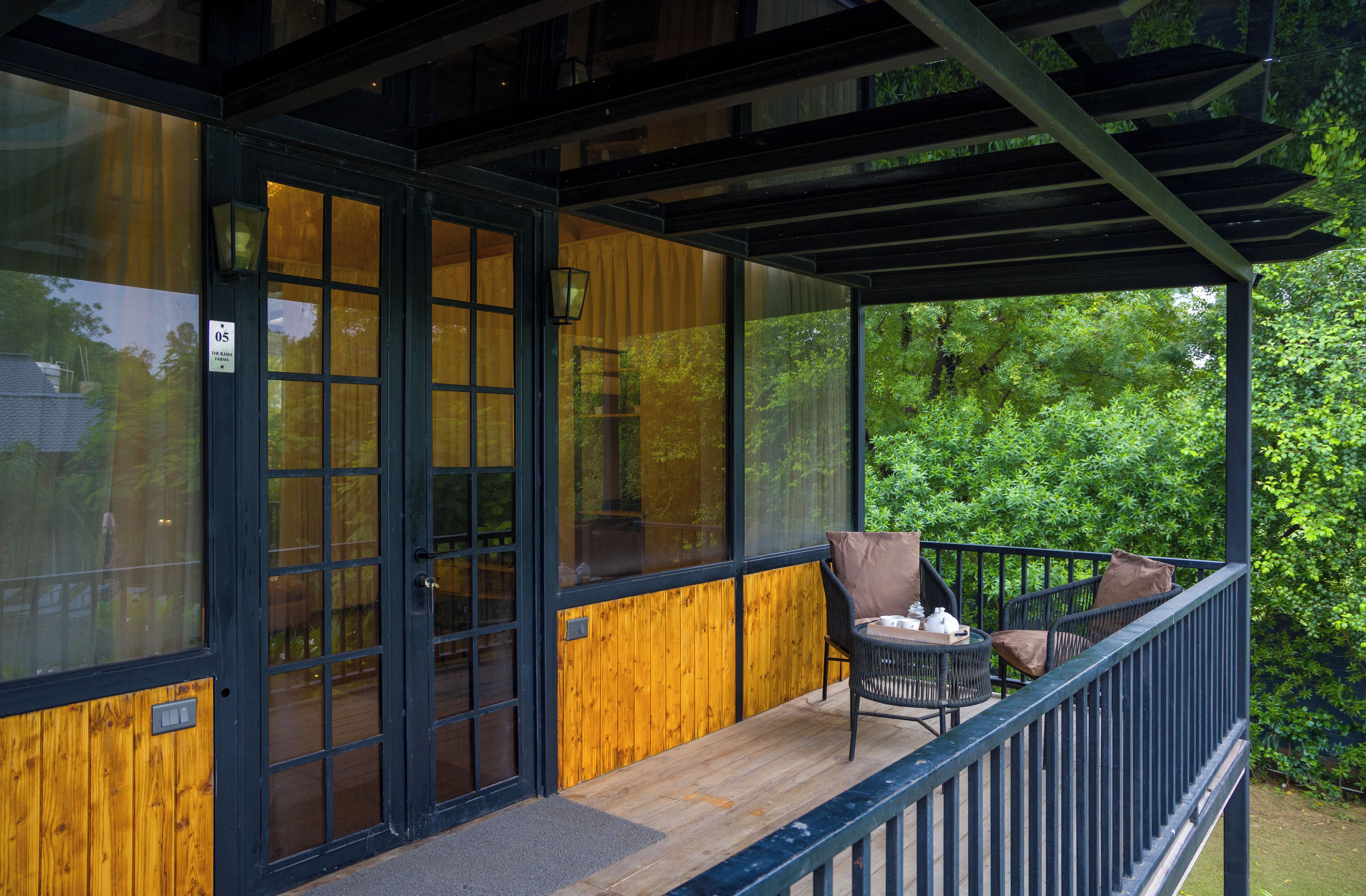 Deluxe Cottage | Balcony