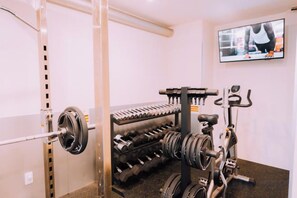 Unclassified image, 4 of 16, button - Minimalist Loft 5: Namba Compact Studio & 24/7 Gym (Osaka)