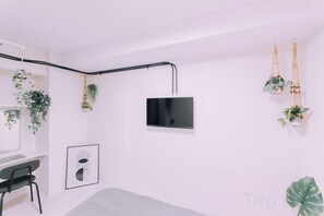 Unclassified image, 5 of 16, button - Minimalist Loft 5: Namba Compact Studio & 24/7 Gym (Osaka)