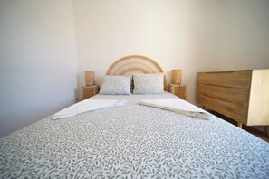 4 bedrooms, Internet, bed sheets