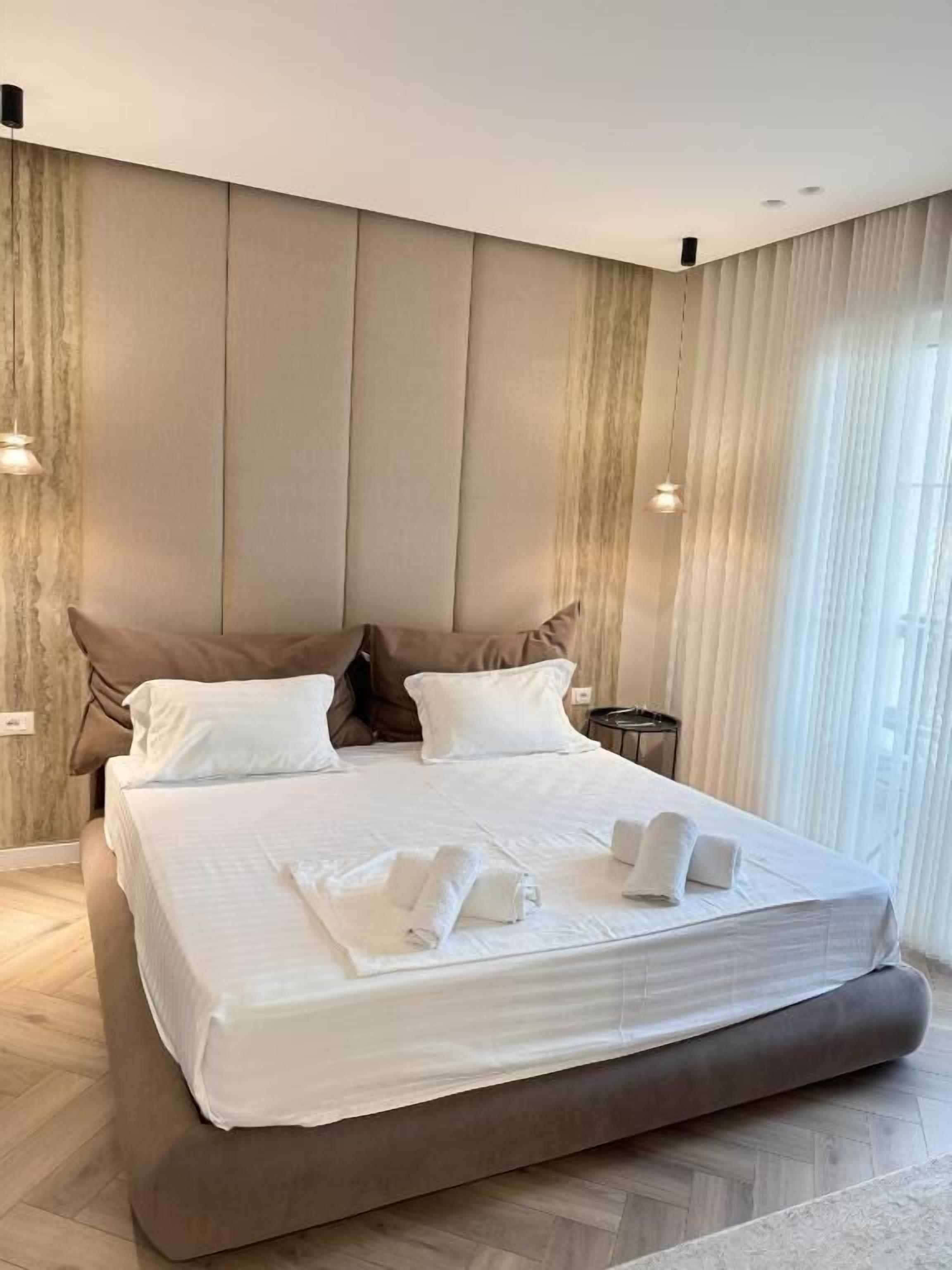 Deluxe Apartment, Balcony, City View | Soundproofing, iron/ironing board, free WiFi