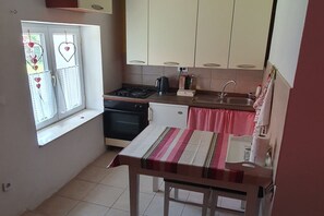 Fridge, oven, stovetop, toaster