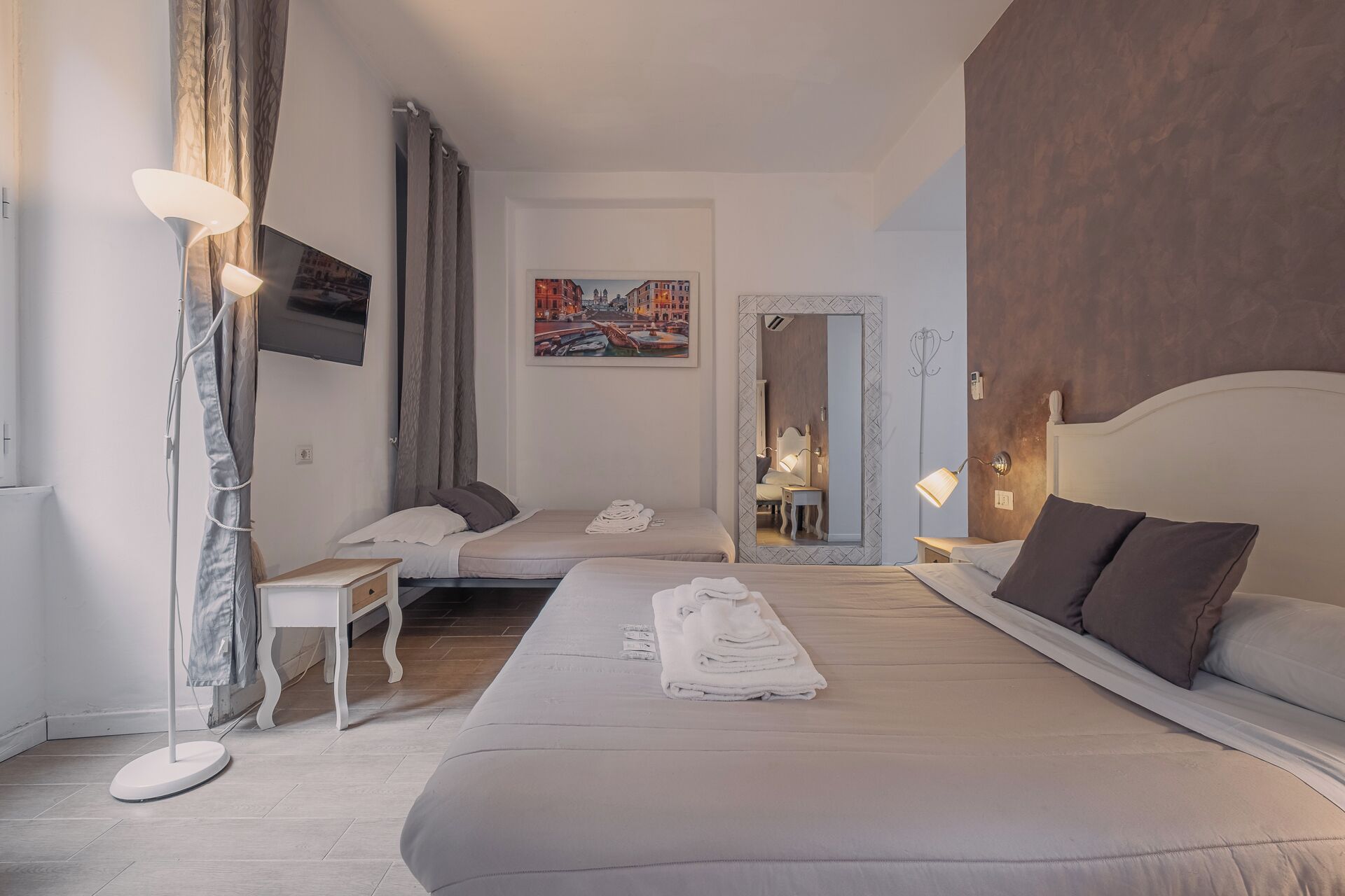 2 bedrooms, iron/ironing board, Internet, bed sheets