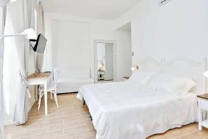 2 bedrooms, iron/ironing board, internet, bed sheets