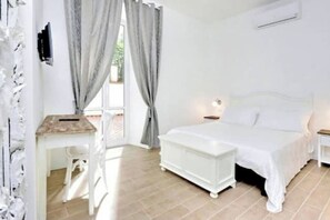 2 chambres, fer et planche à repasser, accès à Internet, literie fournie