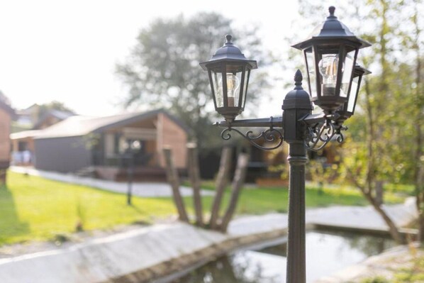 المنطقة المحيطة با�لمنشأة