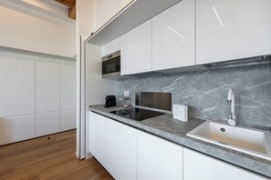 Moscova 1 | Bếp riêng | Tủ lạnh, lò vi sóng, lò nướng, bếp nấu 