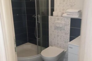 Douche, sèche-cheveux