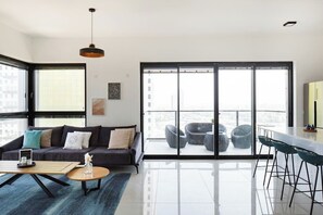 Téléviseur, bureau