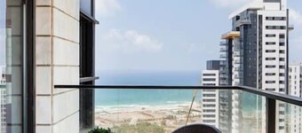 Modern Sea View Apt in Luxury Tower | Mamad