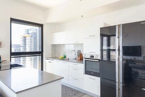 Fridge, microwave, oven, stovetop